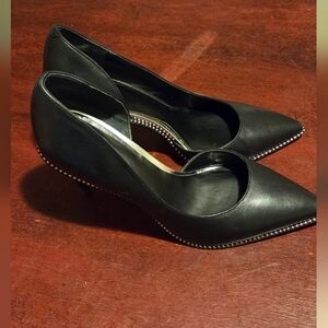 Classic Black Pointed Toe Women's Pumps Size 9.5
